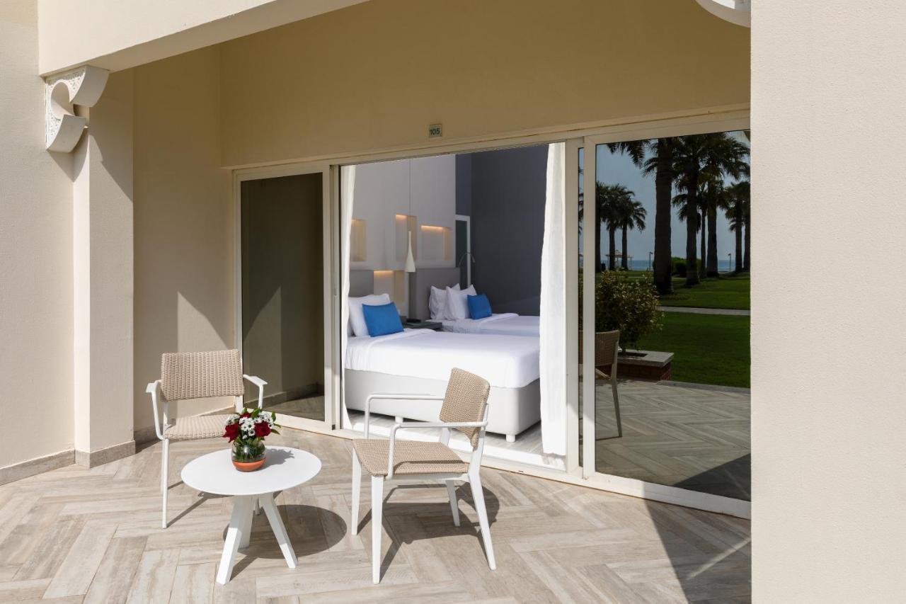 Sealine Beach, A Murwab Resort Mesaieed Exterior foto A room at the hotel