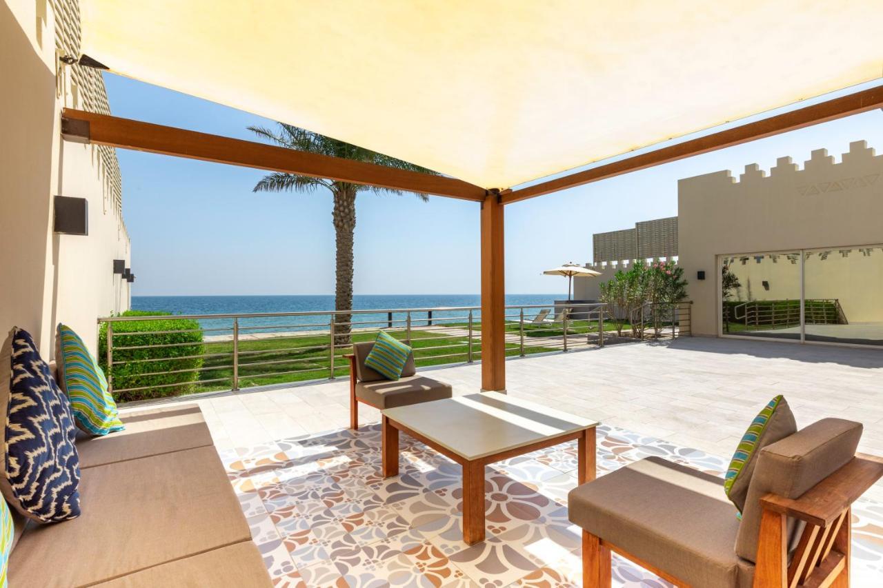 Sealine Beach, A Murwab Resort Mesaieed Exterior foto The beach at the hotel