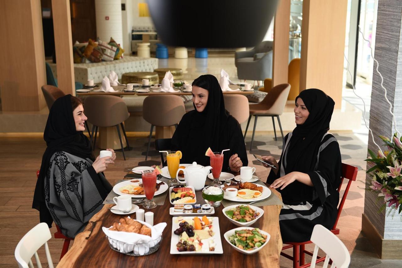 Sealine Beach, A Murwab Resort Mesaieed Exterior foto Arab women in Dubai