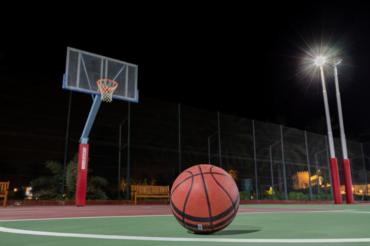 Sealine Beach, A Murwab Resort Mesaieed Exterior foto Basketball court at the University of Patras